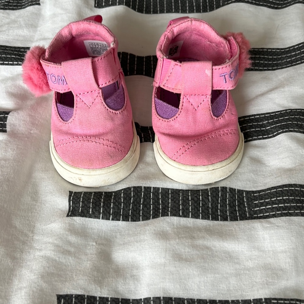 Toms 3t Abby pink high tops